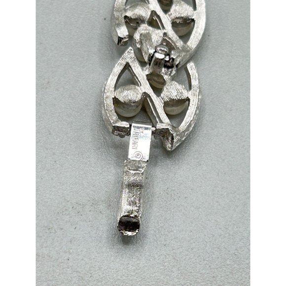 Signed Trifari Silver Tone and Faux Pearls Bracelet Long Textured Metal Links - Picture 6 of 7
